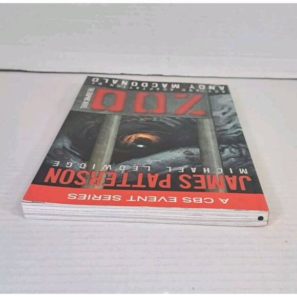 Zoo The Graphic Novel Paperback By James Patterson TV Adaptation Horror Animals - Picture 3 of 6